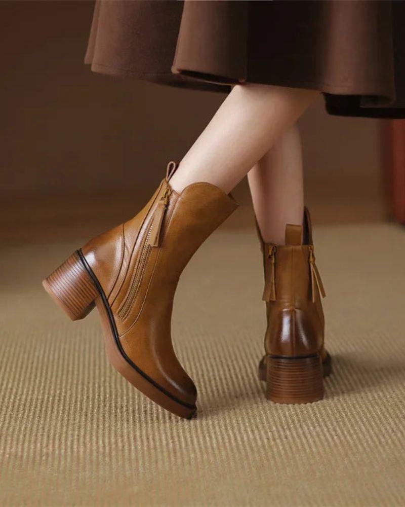 Garciel – Black leather ankle boots with comfortable heels, elegant and timeless