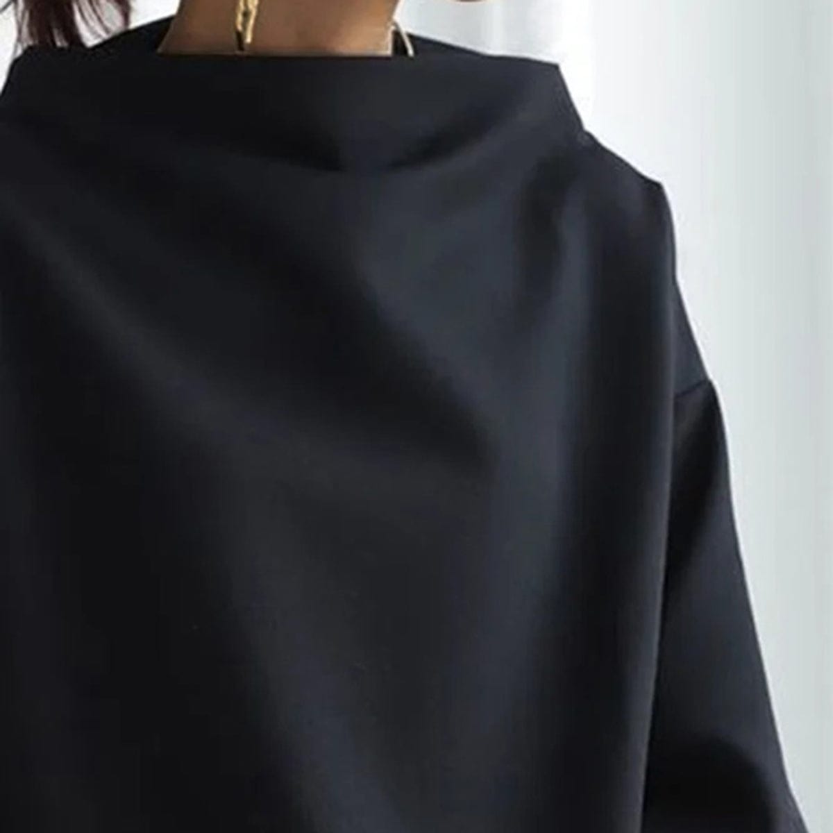 Elly - High-Neck Casual Top