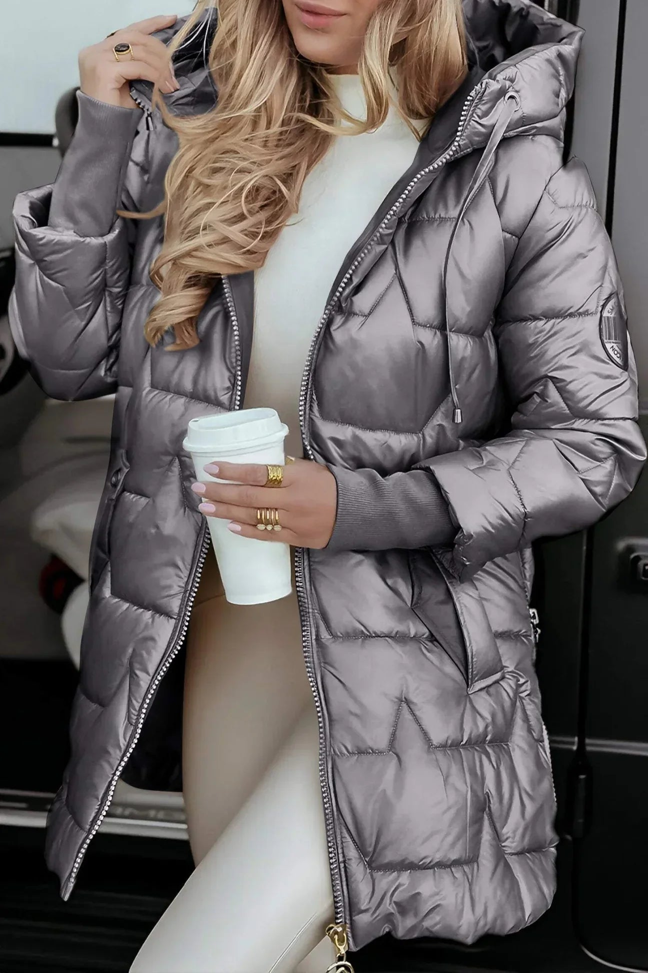 Nolwen – Elegant winter coat with hood and padding